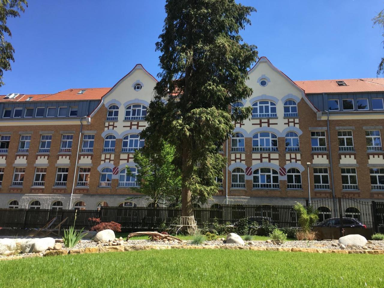 Kunstwerk B Hotell Trossingen Eksteriør bilde