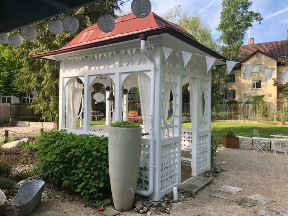 Kunstwerk B Hotell Trossingen Eksteriør bilde