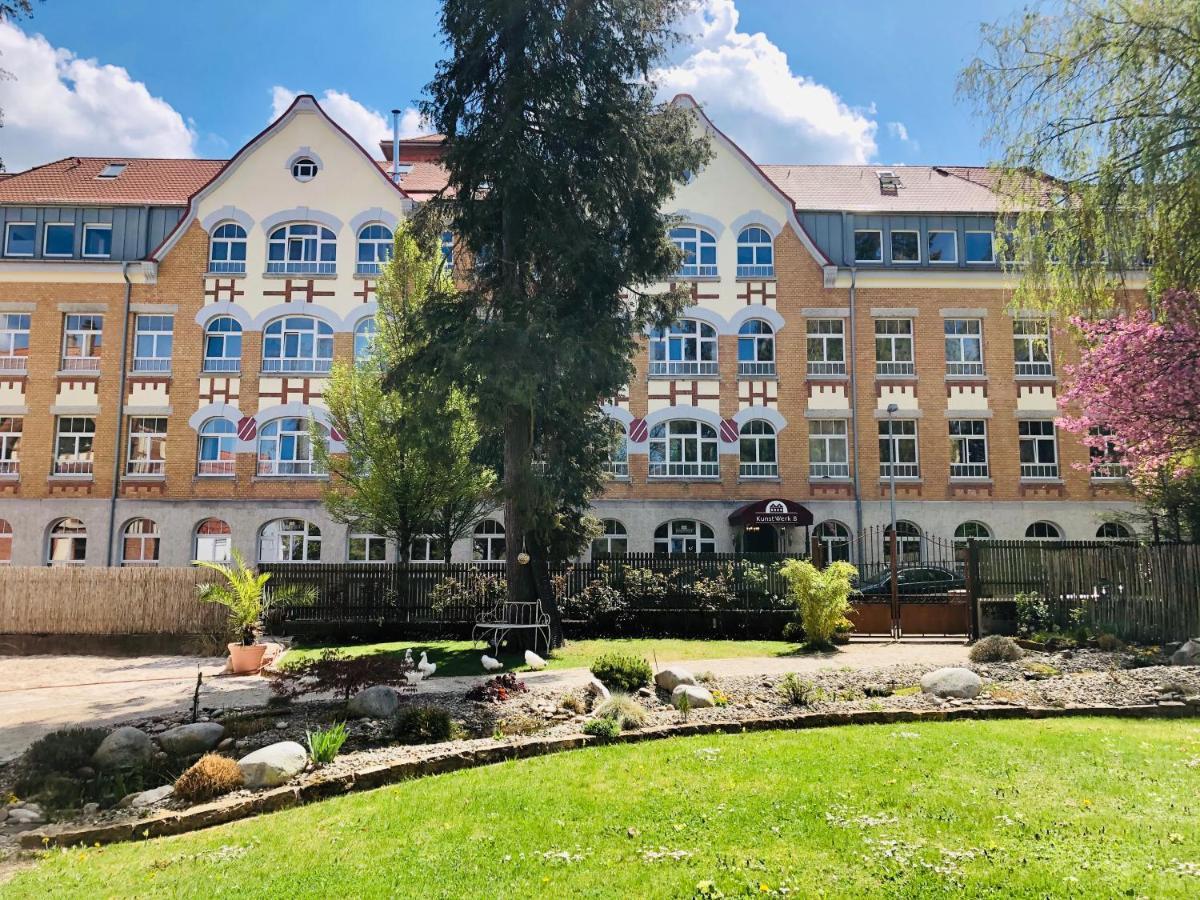 Kunstwerk B Hotell Trossingen Eksteriør bilde
